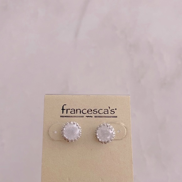Francesca’s Stud Earrings - Picture 6 of 7